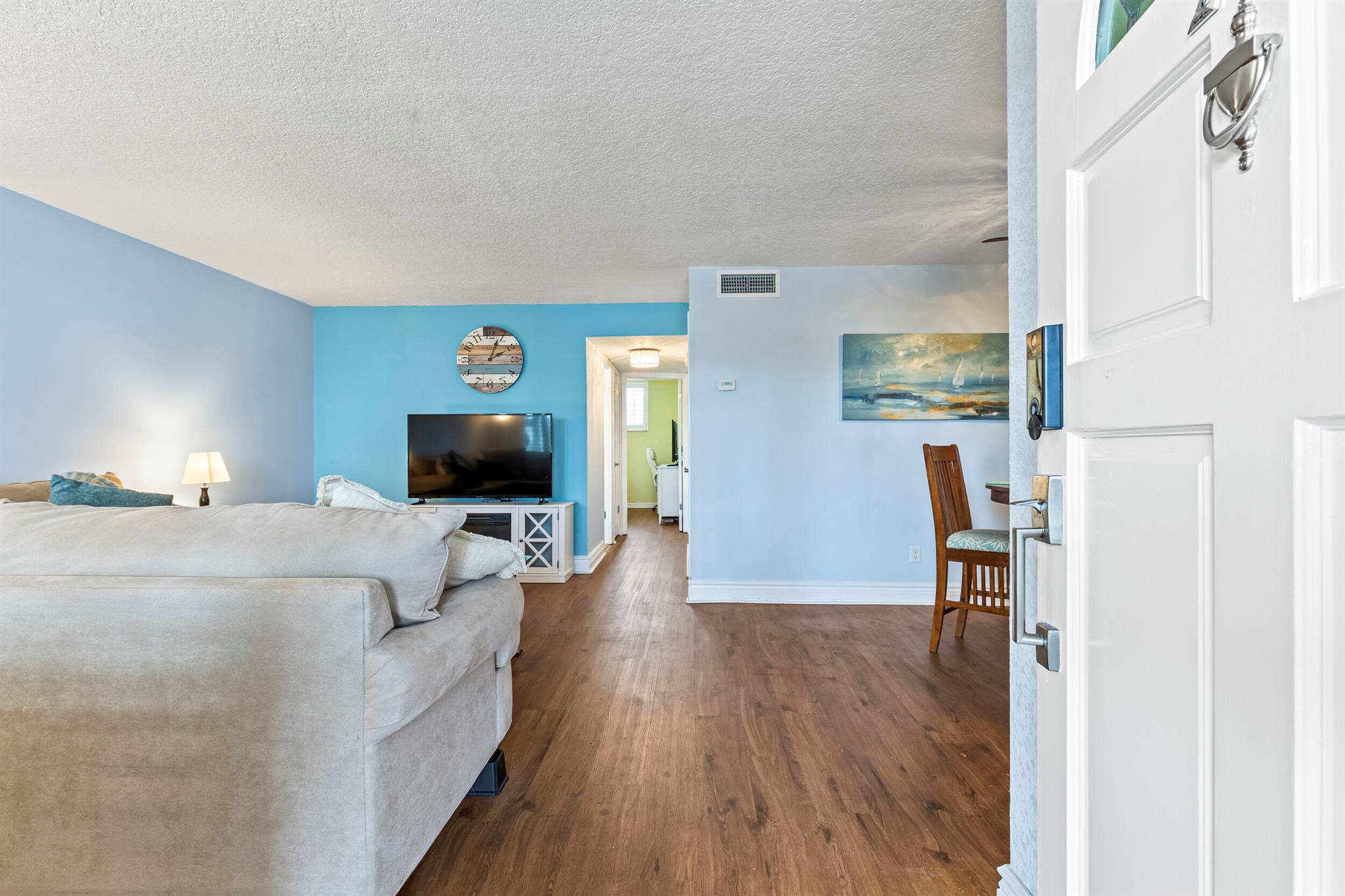 109 Paradise Harbour Boulevard 202