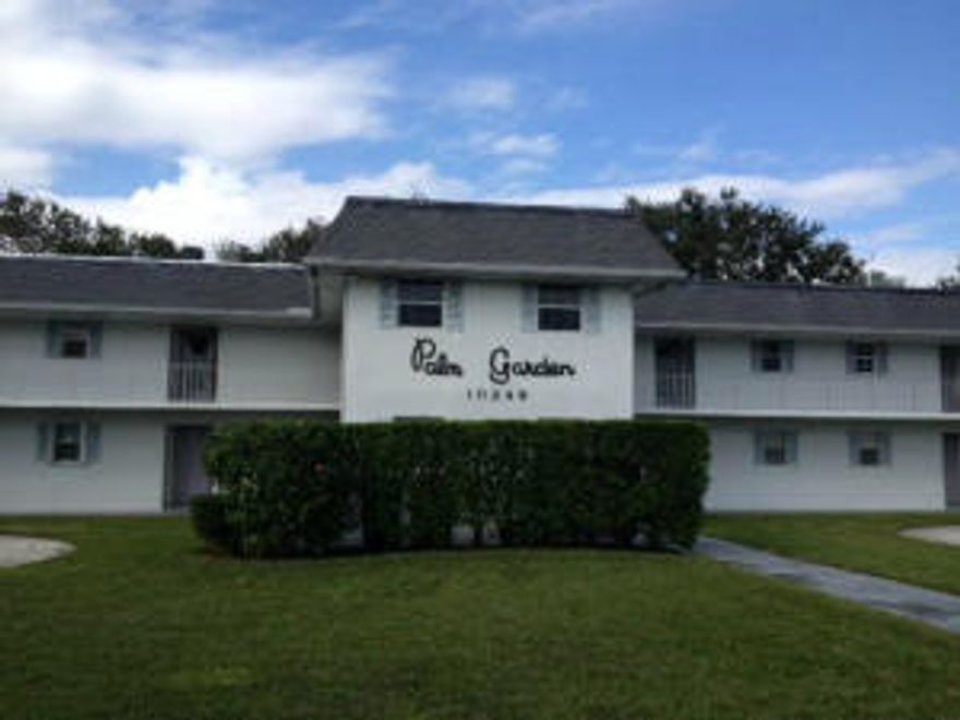 Completely remodeled 2/2 condo in the heart of Palm Beach Gardens. Brand new appliances, cabinets, granite counters and tiled floors throughout! Great split floorplan with water views and a private cozy screened balcony. Washer and dryer in unit. Community features pool and clubhouse. Close to shopping and entertainment! First, last and security. Owner will only allow(1)cat with additional deposit. Must see!
