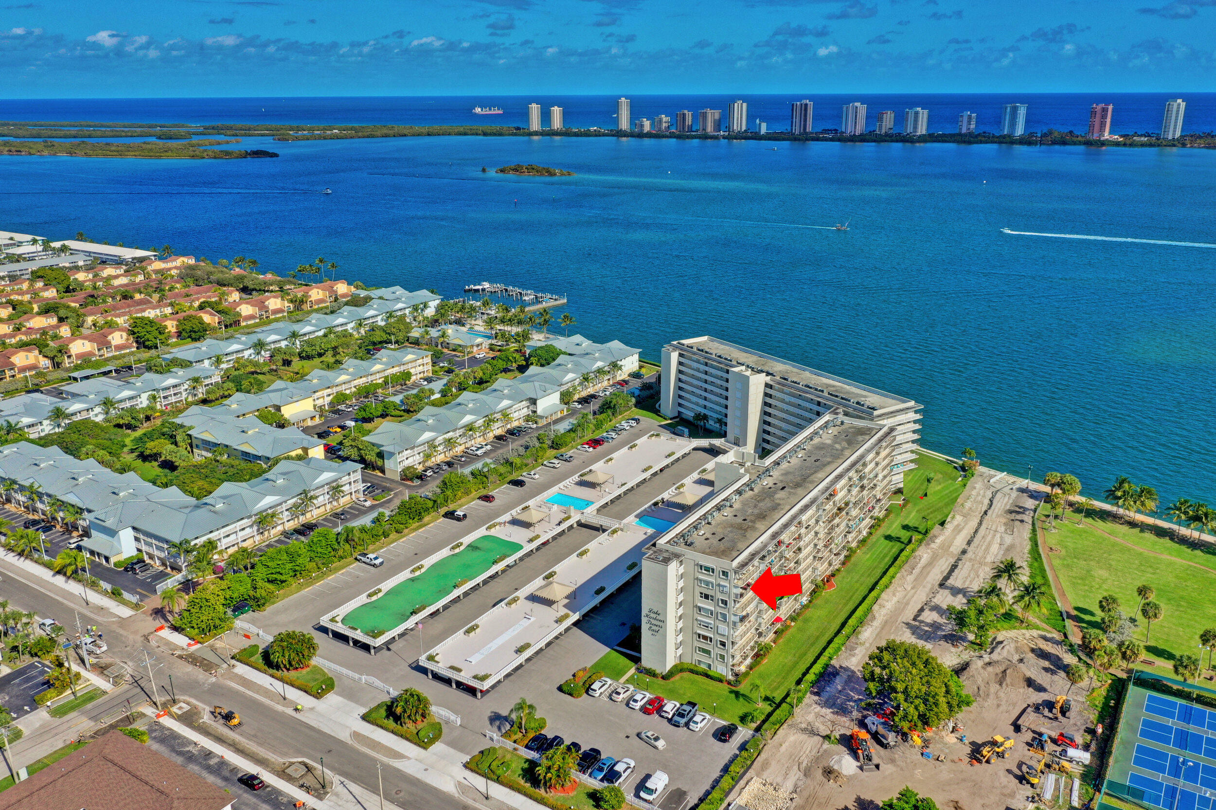 Lake Harbour Towers East - Residential