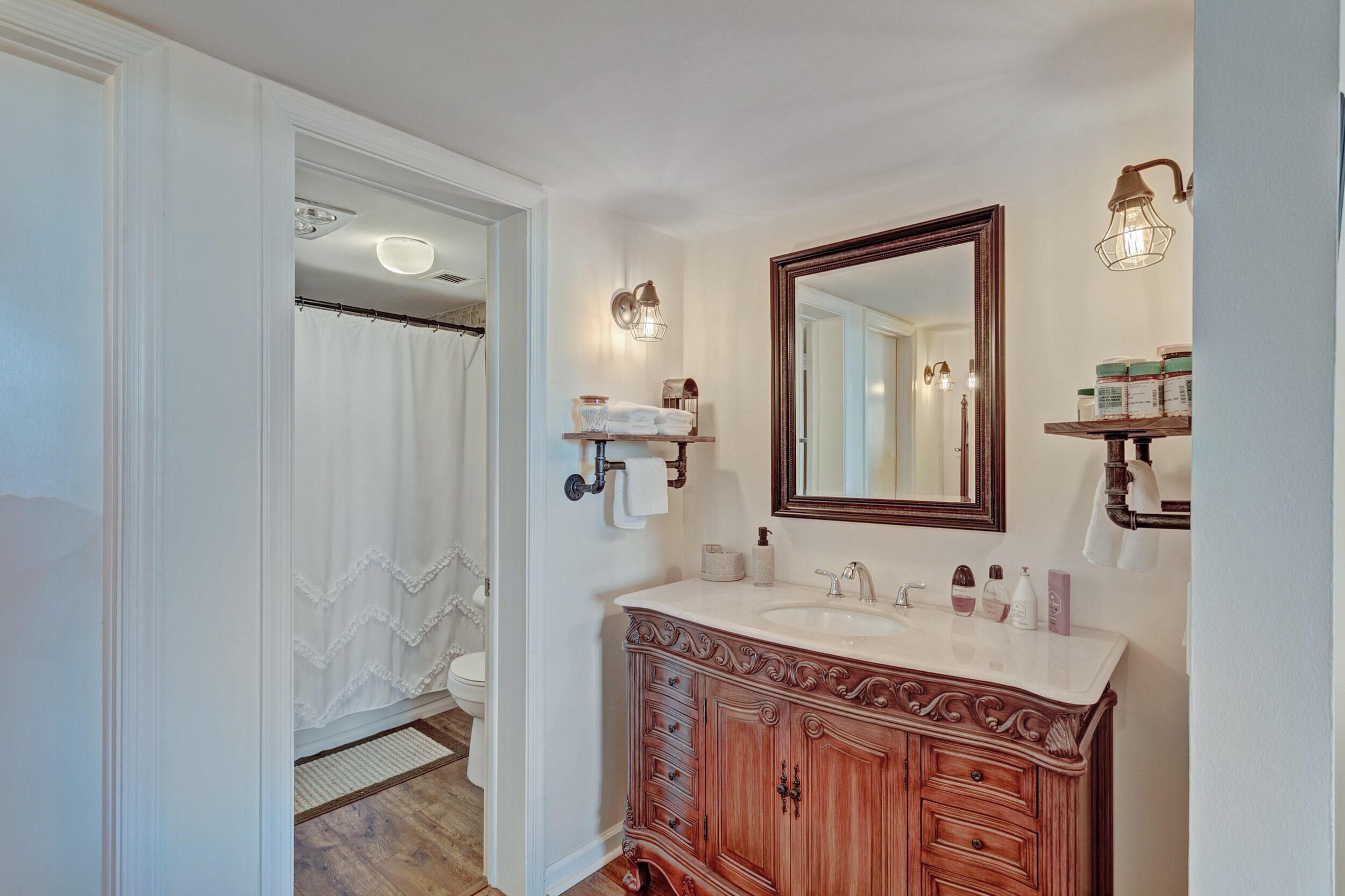 Lake Harbour Towers East - Residential