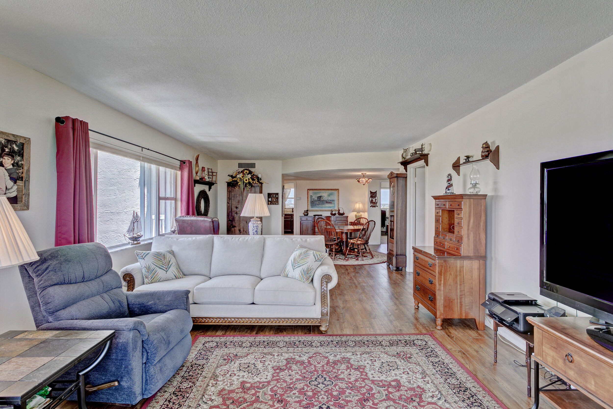 Lake Harbour Towers East - Residential