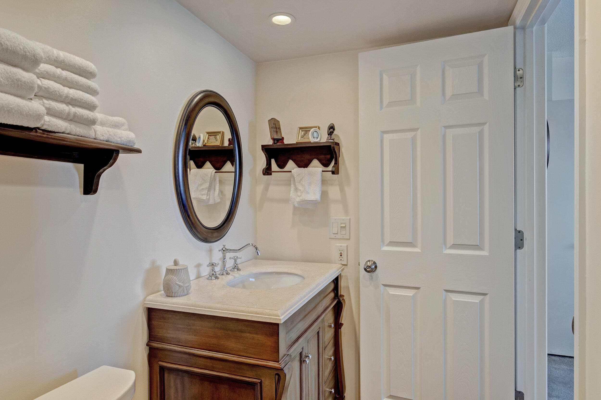 Lake Harbour Towers East - Residential