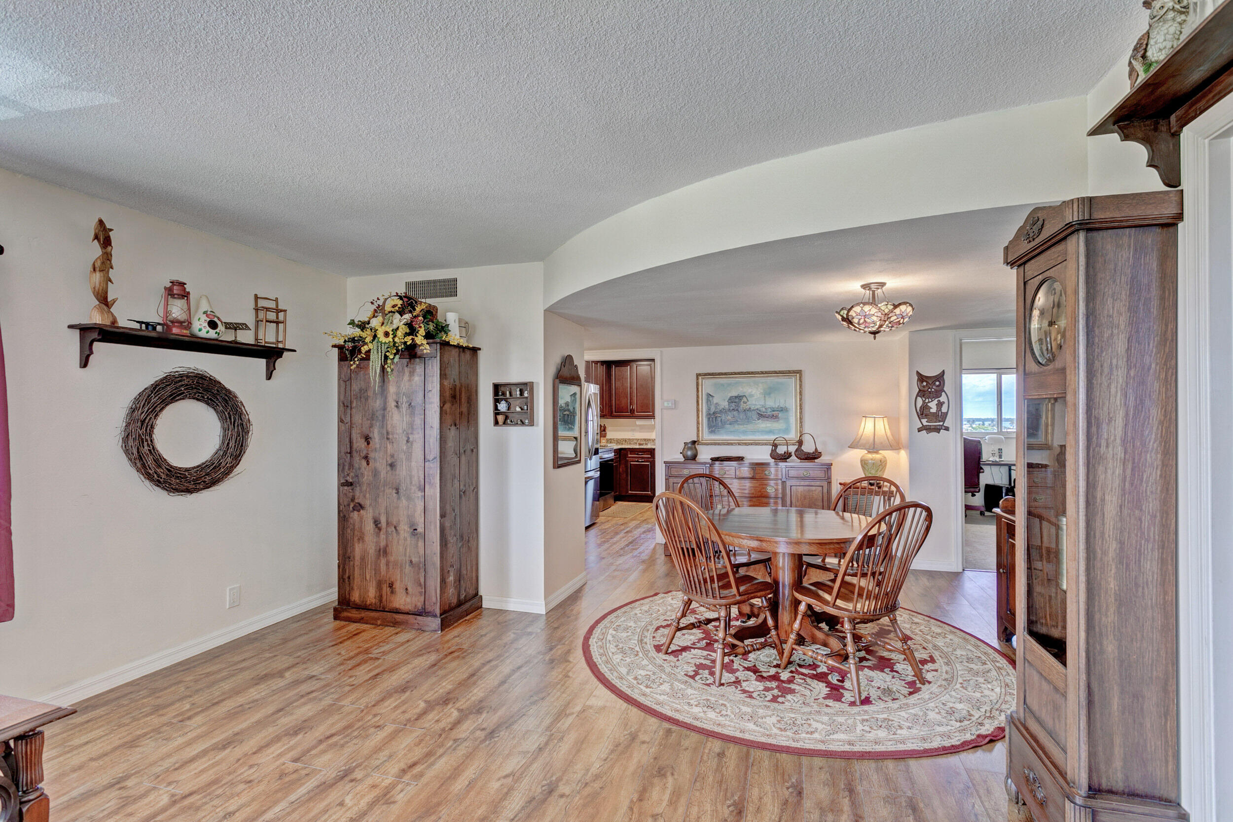 Lake Harbour Towers East - Residential