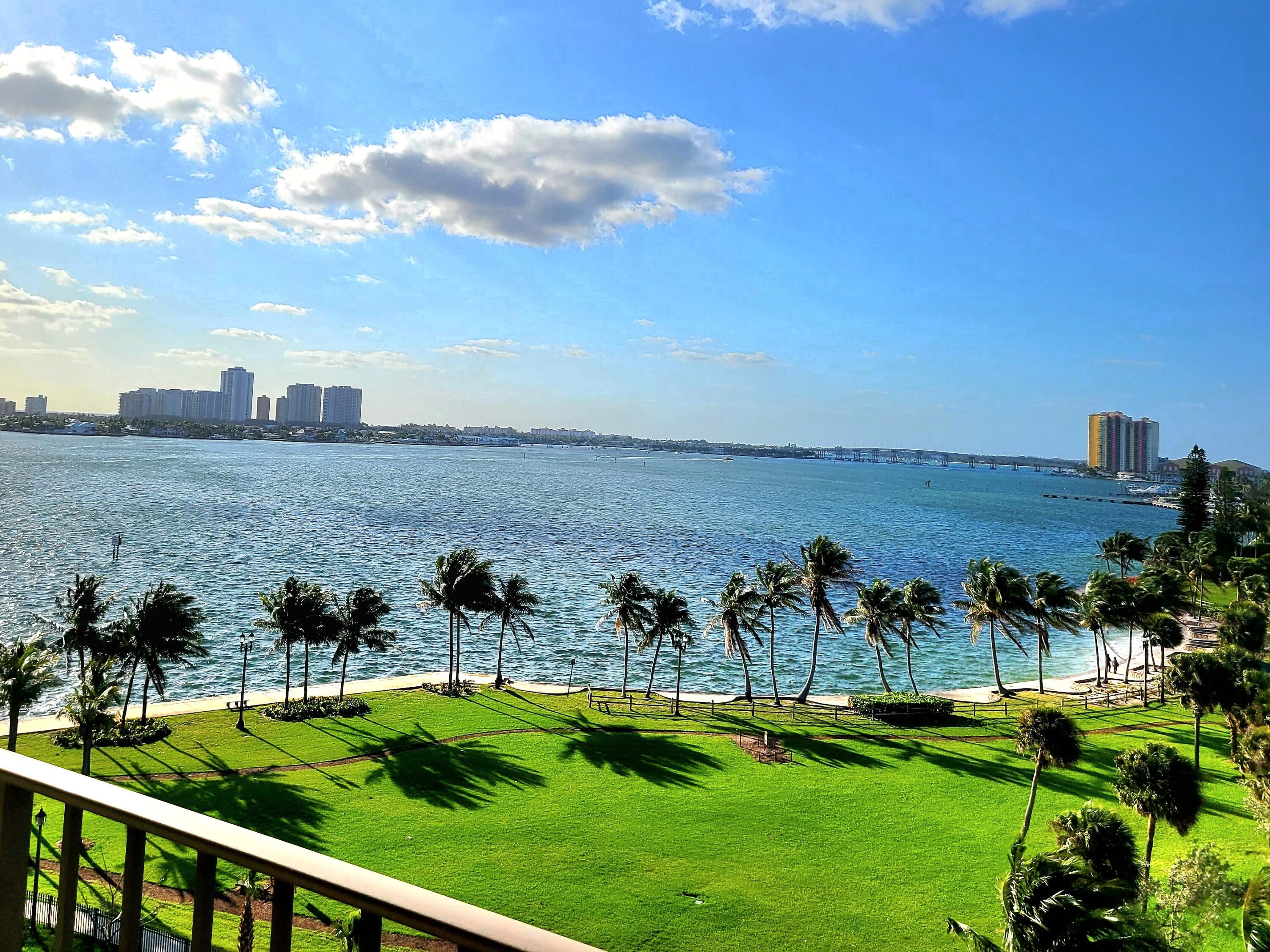 Lake Harbour Towers East - Residential