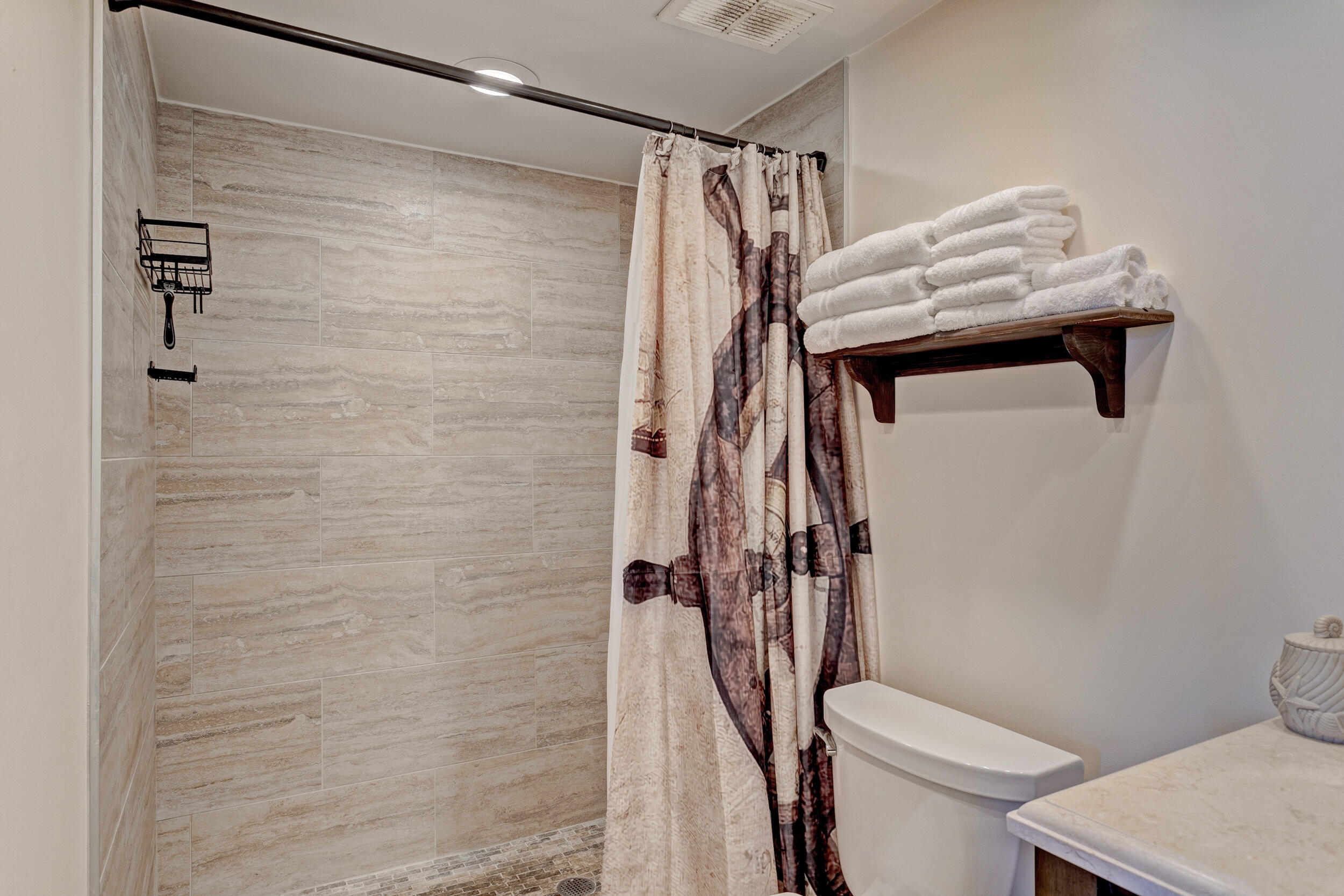 Lake Harbour Towers East - Residential