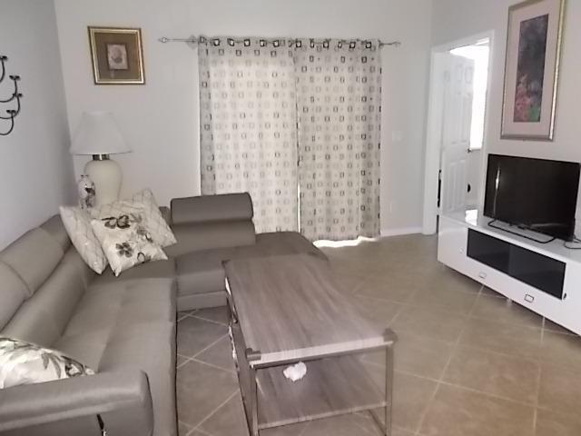 LEXINGTON LAKES - Residential Lease