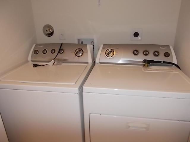 LEXINGTON LAKES - Residential Lease