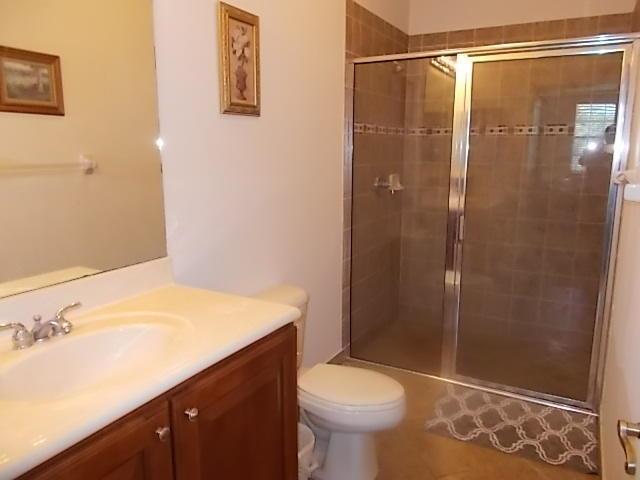 LEXINGTON LAKES - Residential Lease