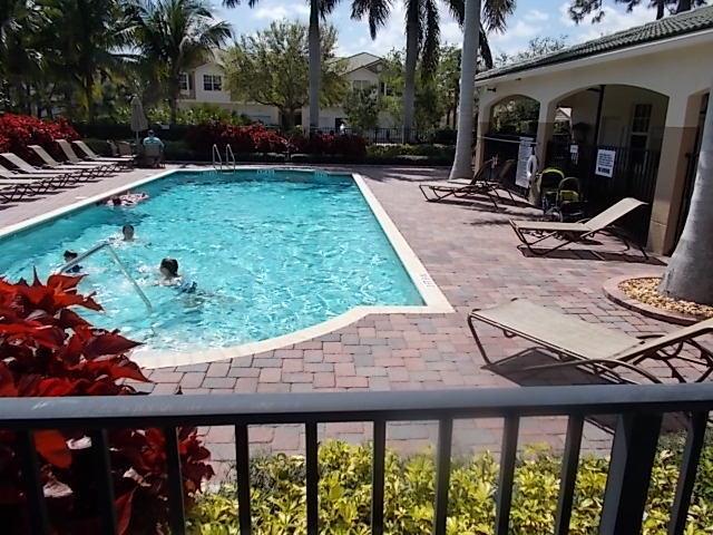 LEXINGTON LAKES - Residential Lease