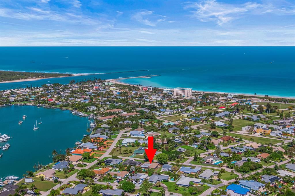 Photo of 609 Tradewinds Avenue, Fort Pierce, FL 34949 (MLS # R10786500)