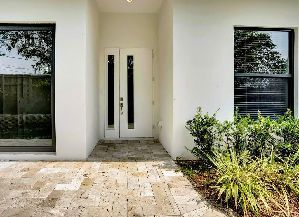 Photo of 2517 Oceanview Avenue E, Delray Beach, FL 33444 (MLS # R11053861)