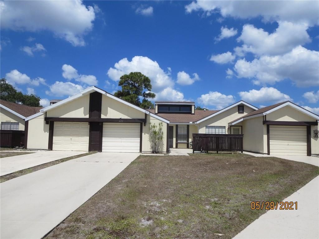 Photo of 1672 SE Gainswood Ct #1672, Port Saint Lucie, FL 34952 (MLS # F10288223)