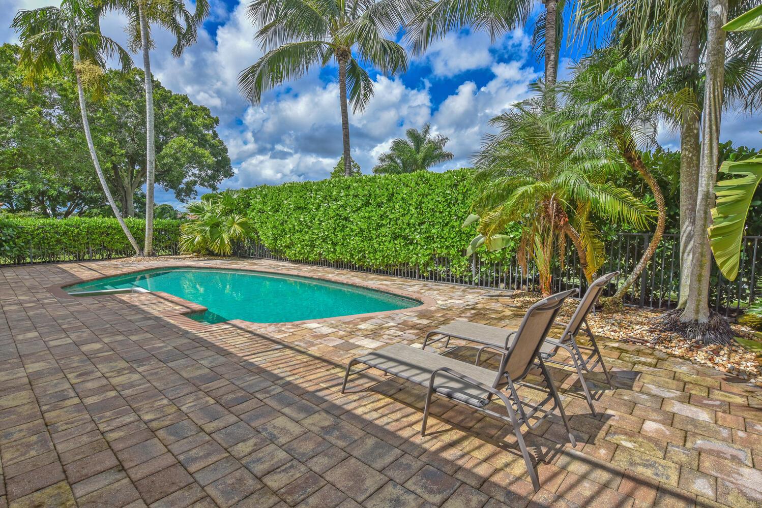 GREENVIEW COVE OF WELLING - Residential