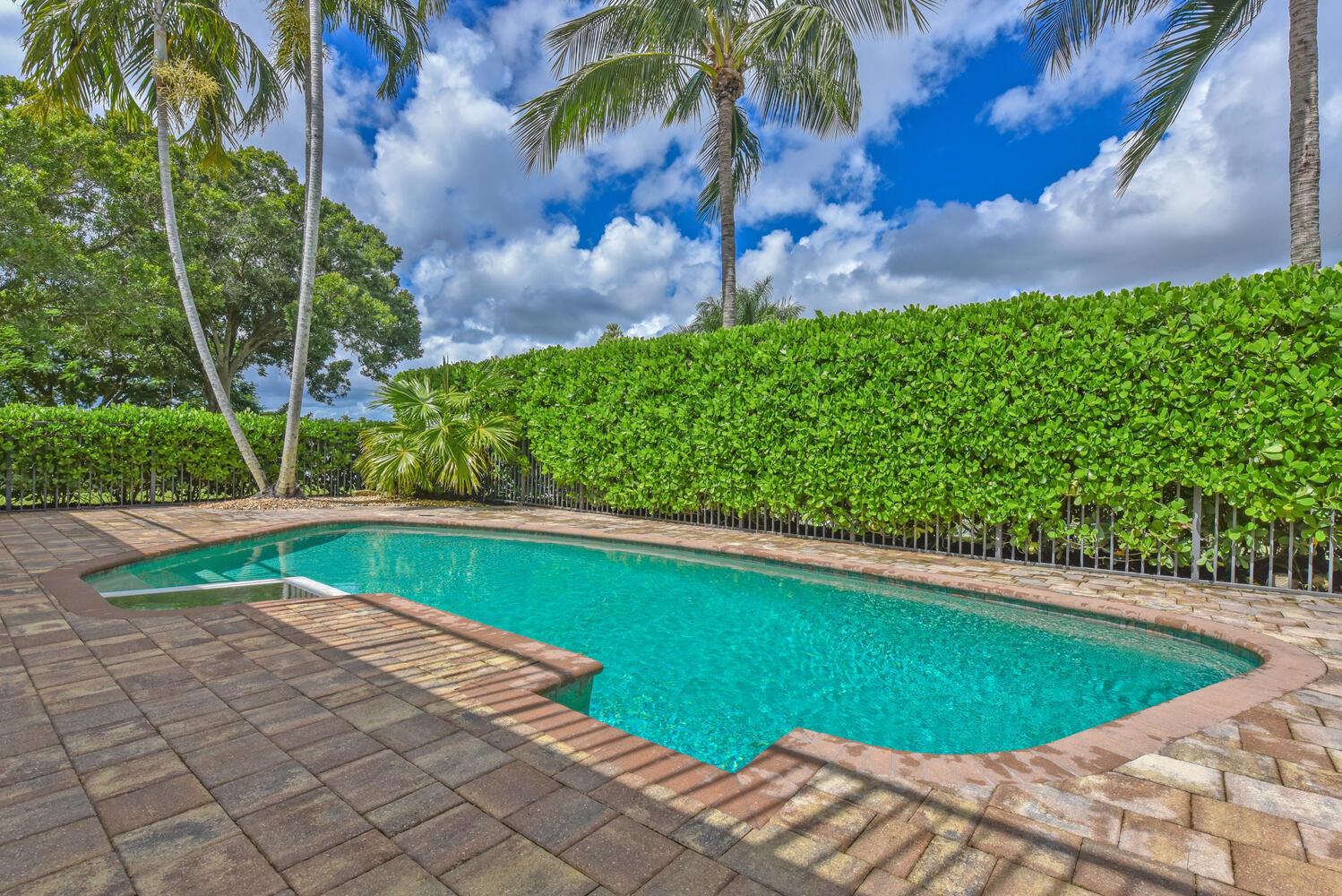 GREENVIEW COVE OF WELLING - Residential