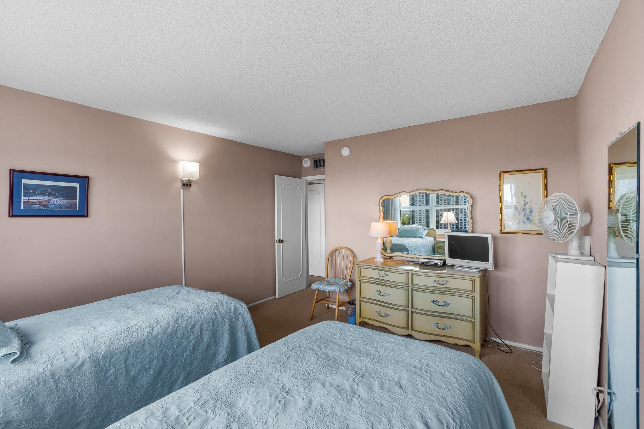 Sea Monarch - Residential