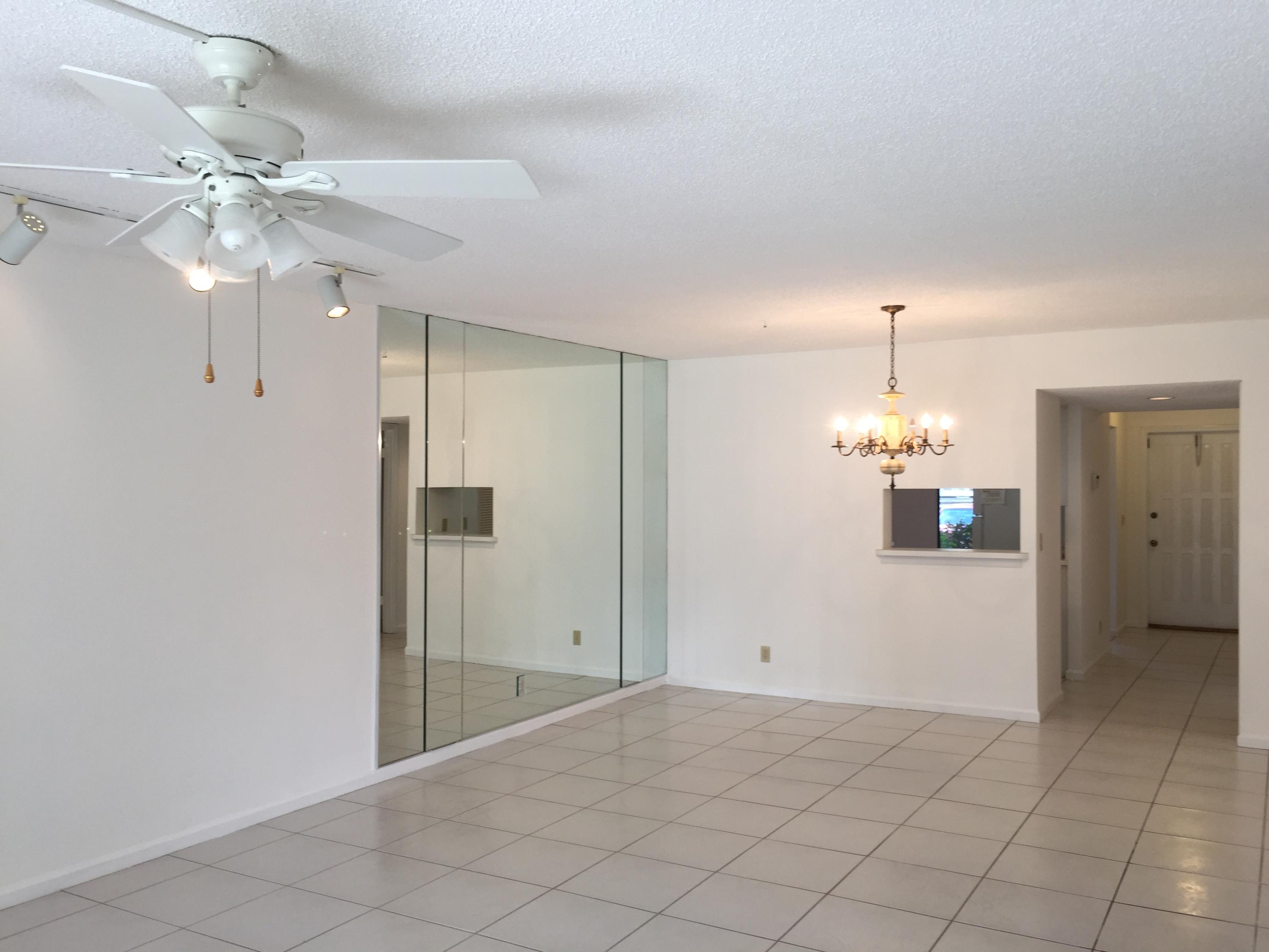 LAKESIDE COND NO 2 OF BANYAN SPRINGS DECL FILED 8- - Residential