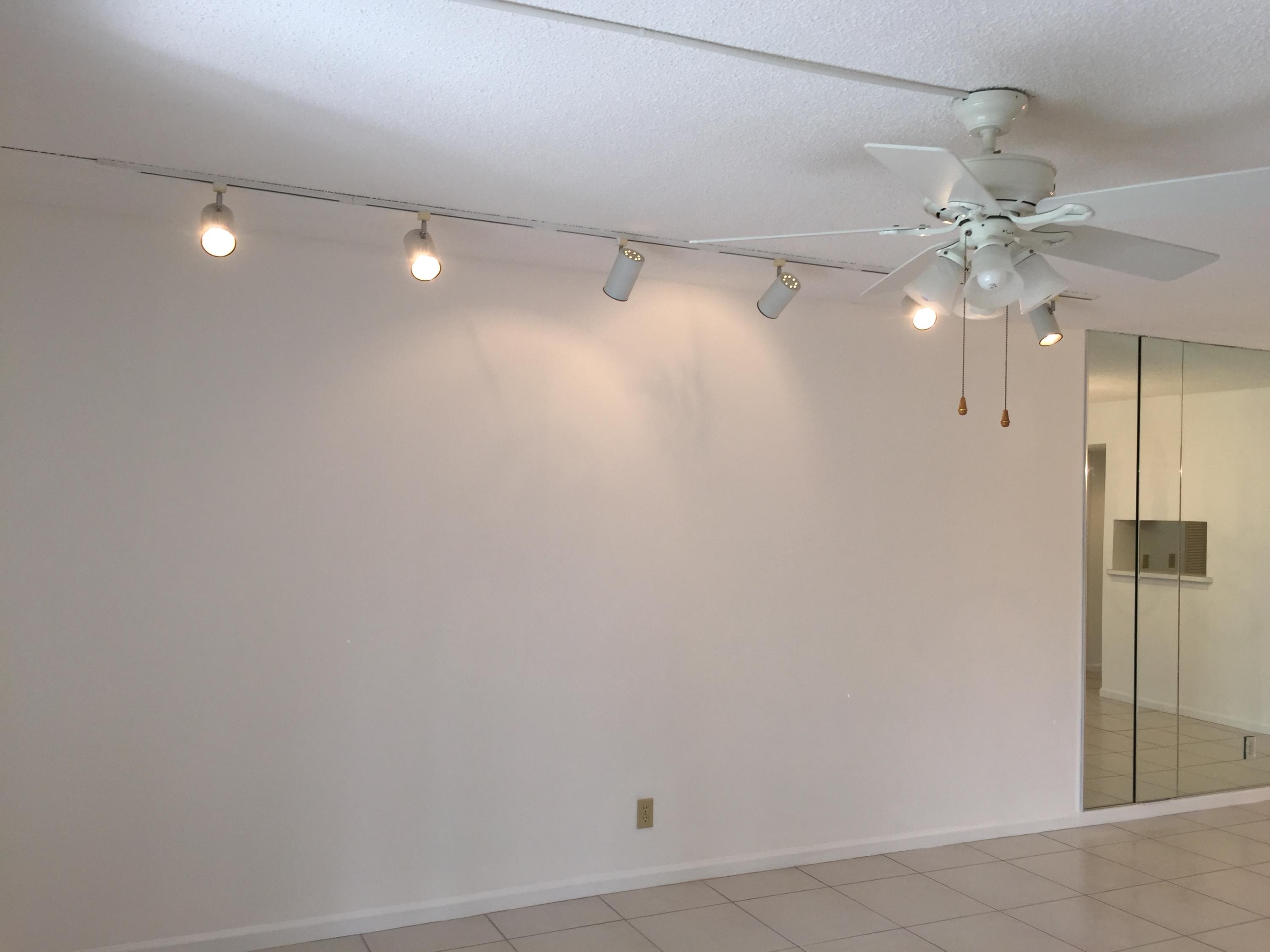 LAKESIDE COND NO 2 OF BANYAN SPRINGS DECL FILED 8- - Residential