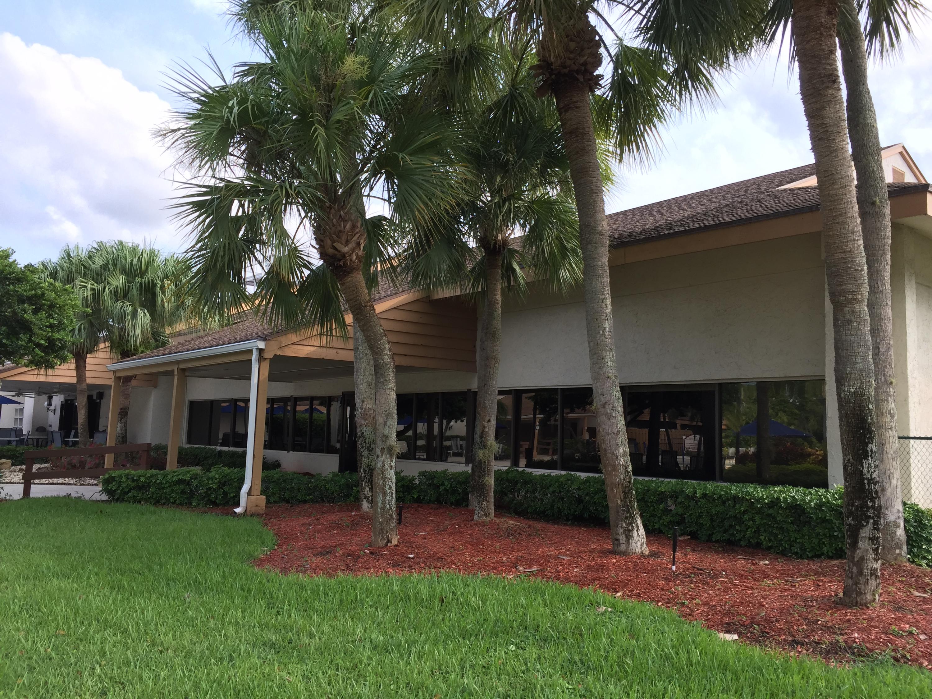 LAKESIDE COND NO 2 OF BANYAN SPRINGS DECL FILED 8- - Residential