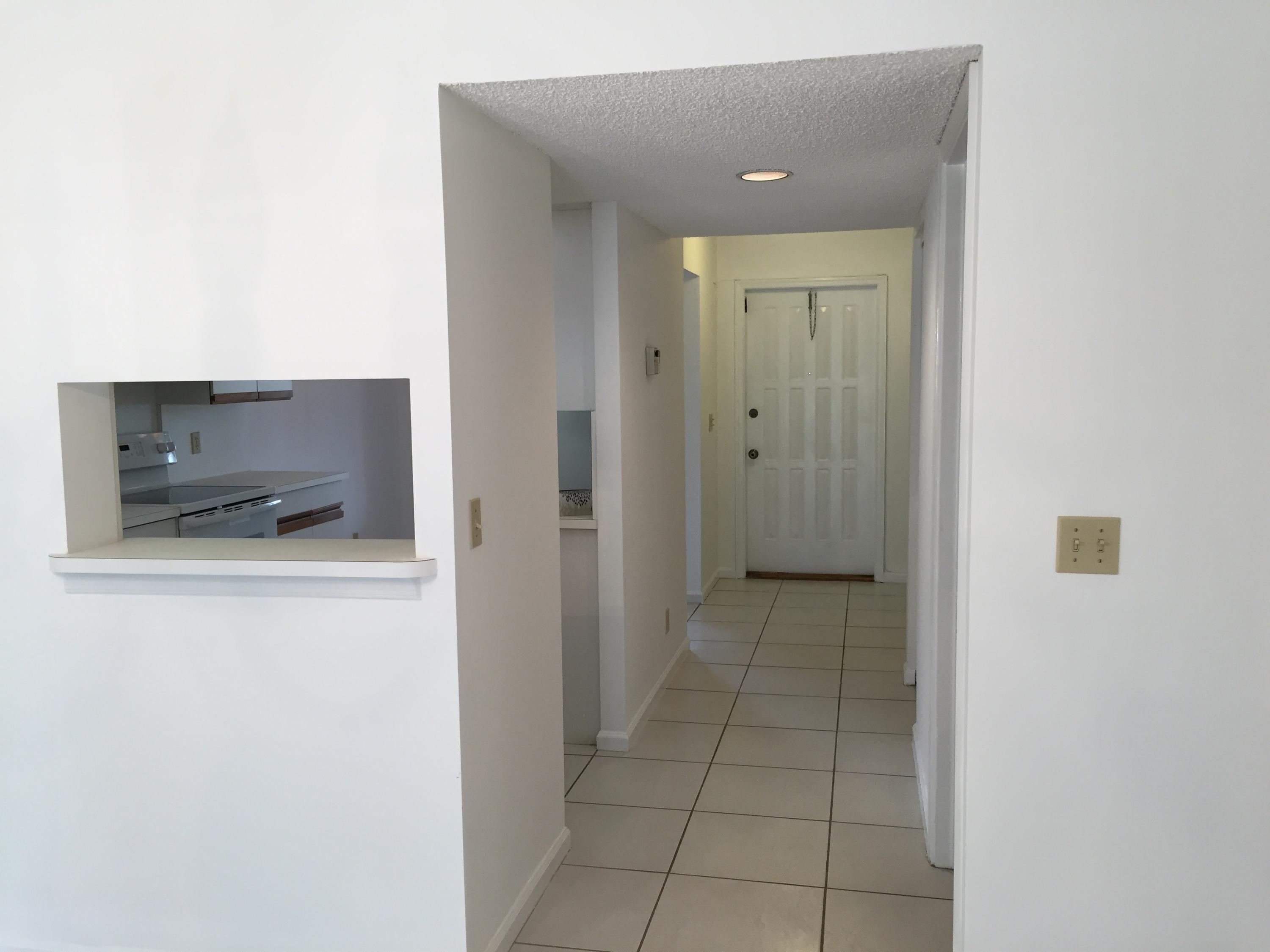 LAKESIDE COND NO 2 OF BANYAN SPRINGS DECL FILED 8- - Residential