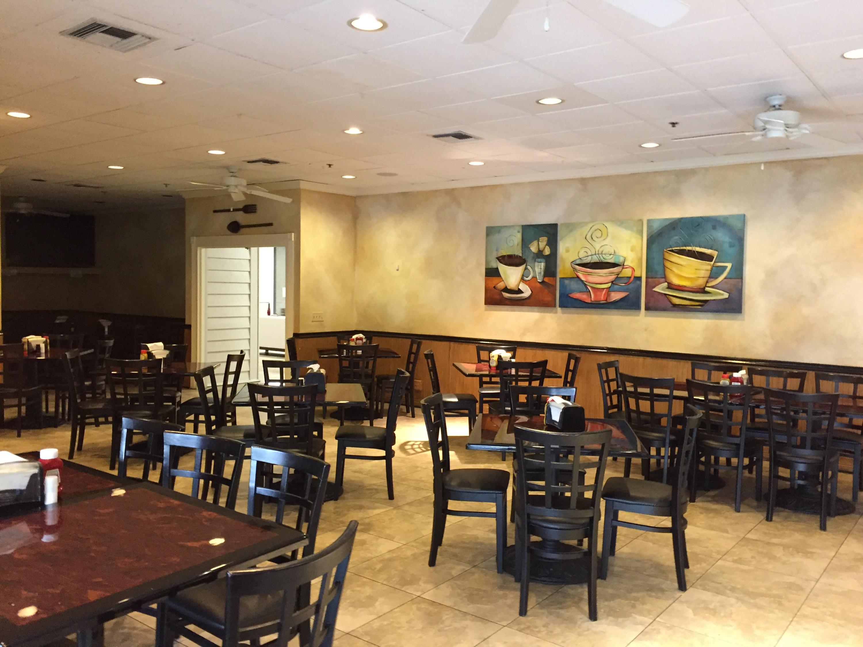 LAKESIDE COND NO 2 OF BANYAN SPRINGS DECL FILED 8- - Residential