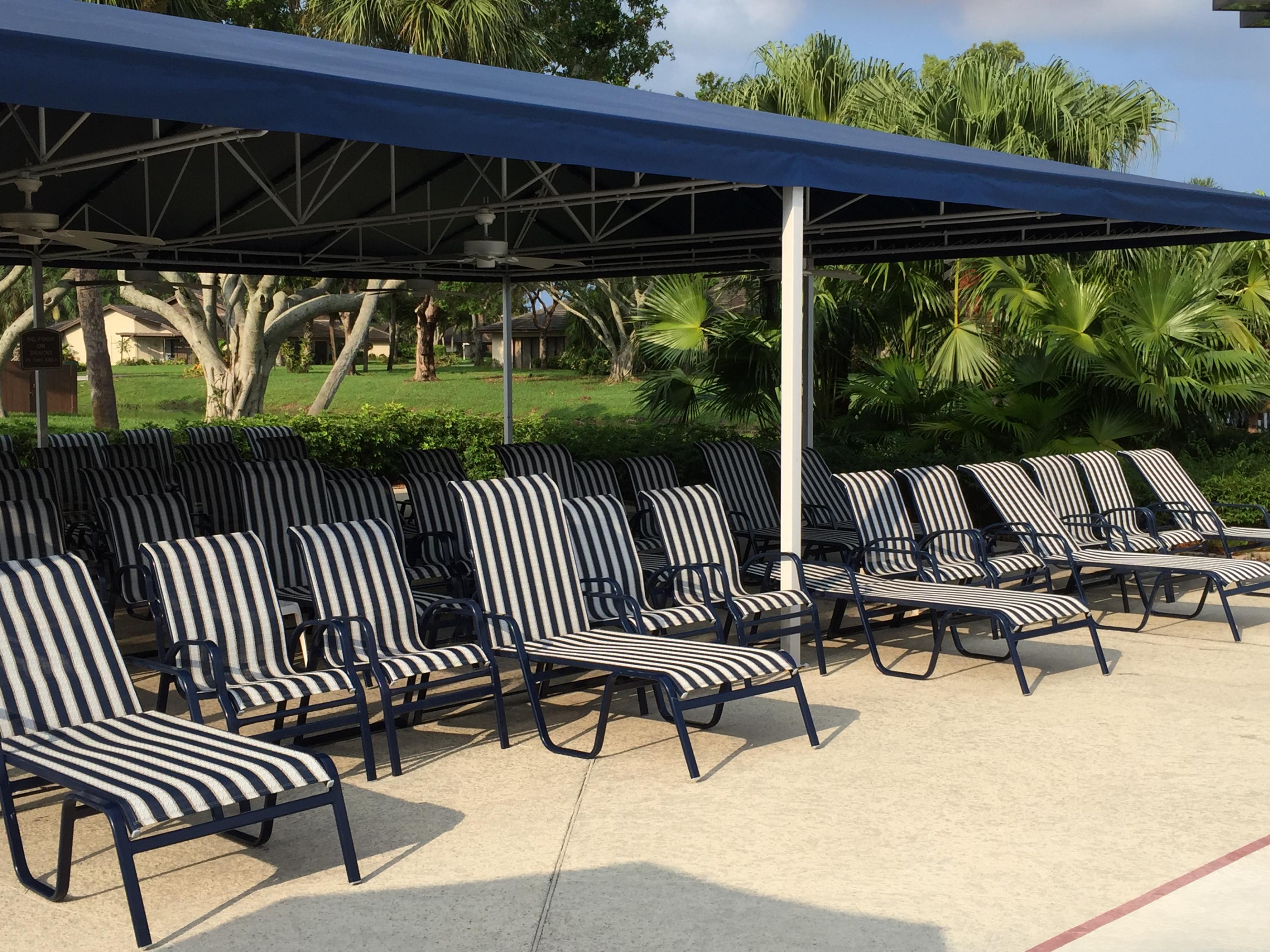 LAKESIDE COND NO 2 OF BANYAN SPRINGS DECL FILED 8- - Residential