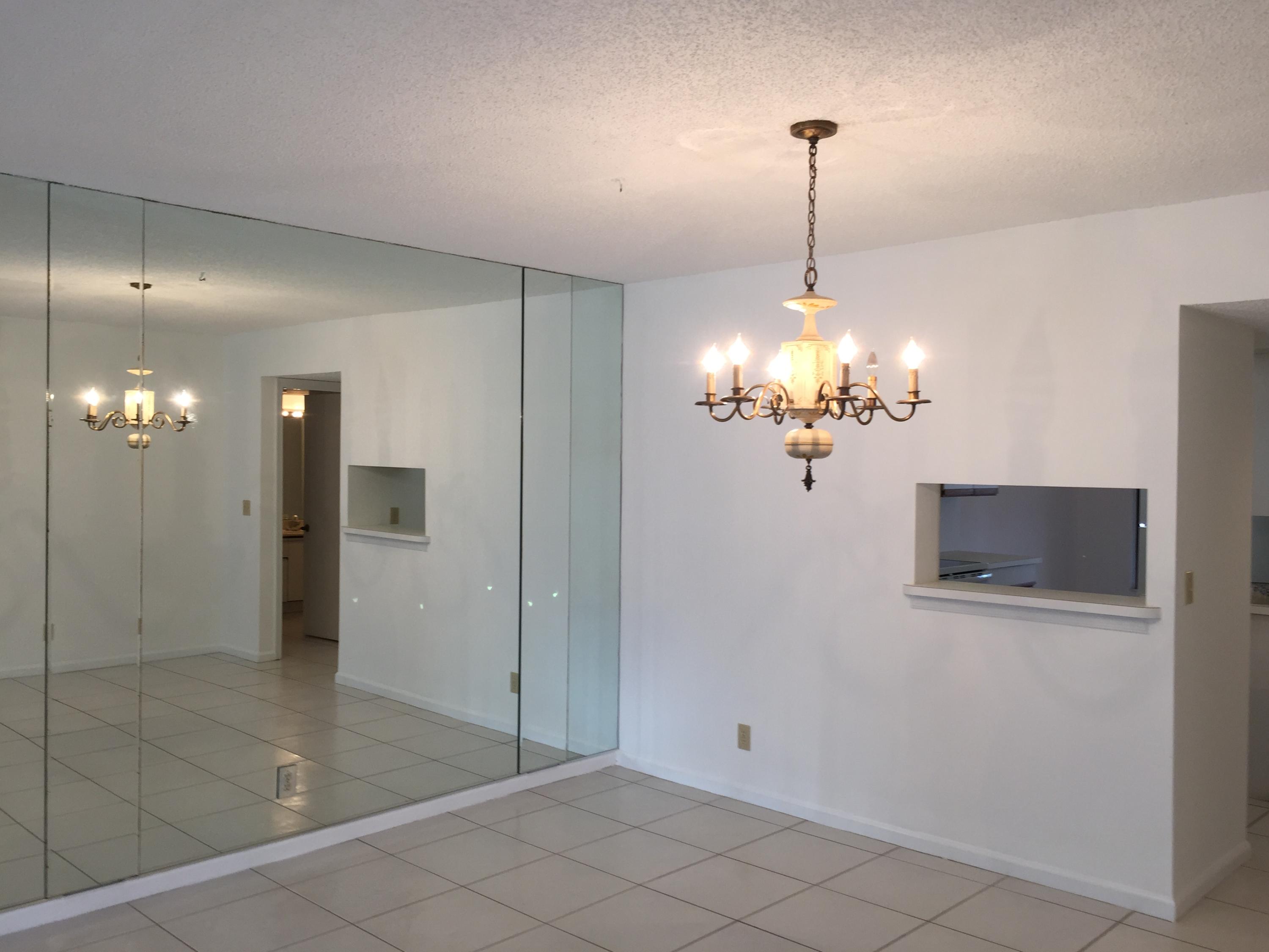 LAKESIDE COND NO 2 OF BANYAN SPRINGS DECL FILED 8- - Residential