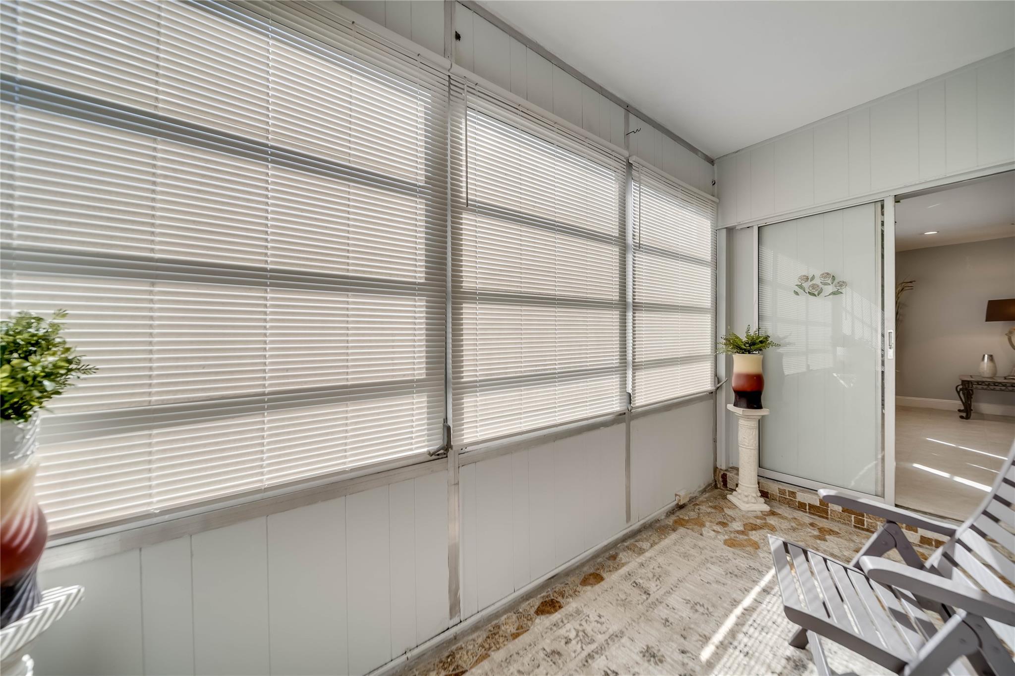 CASTLE APARTMENTS #10 - Residential