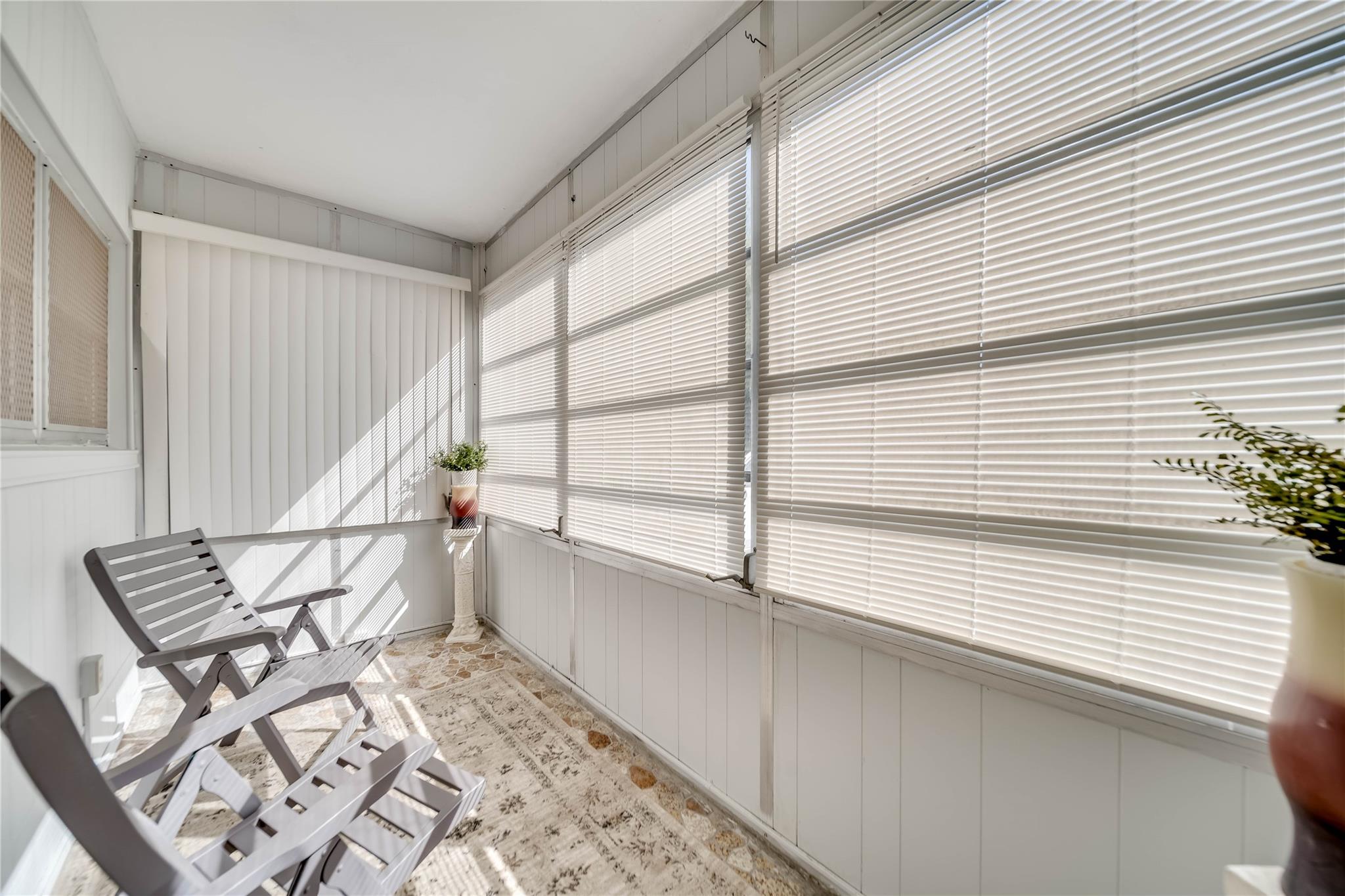 CASTLE APARTMENTS #10 - Residential