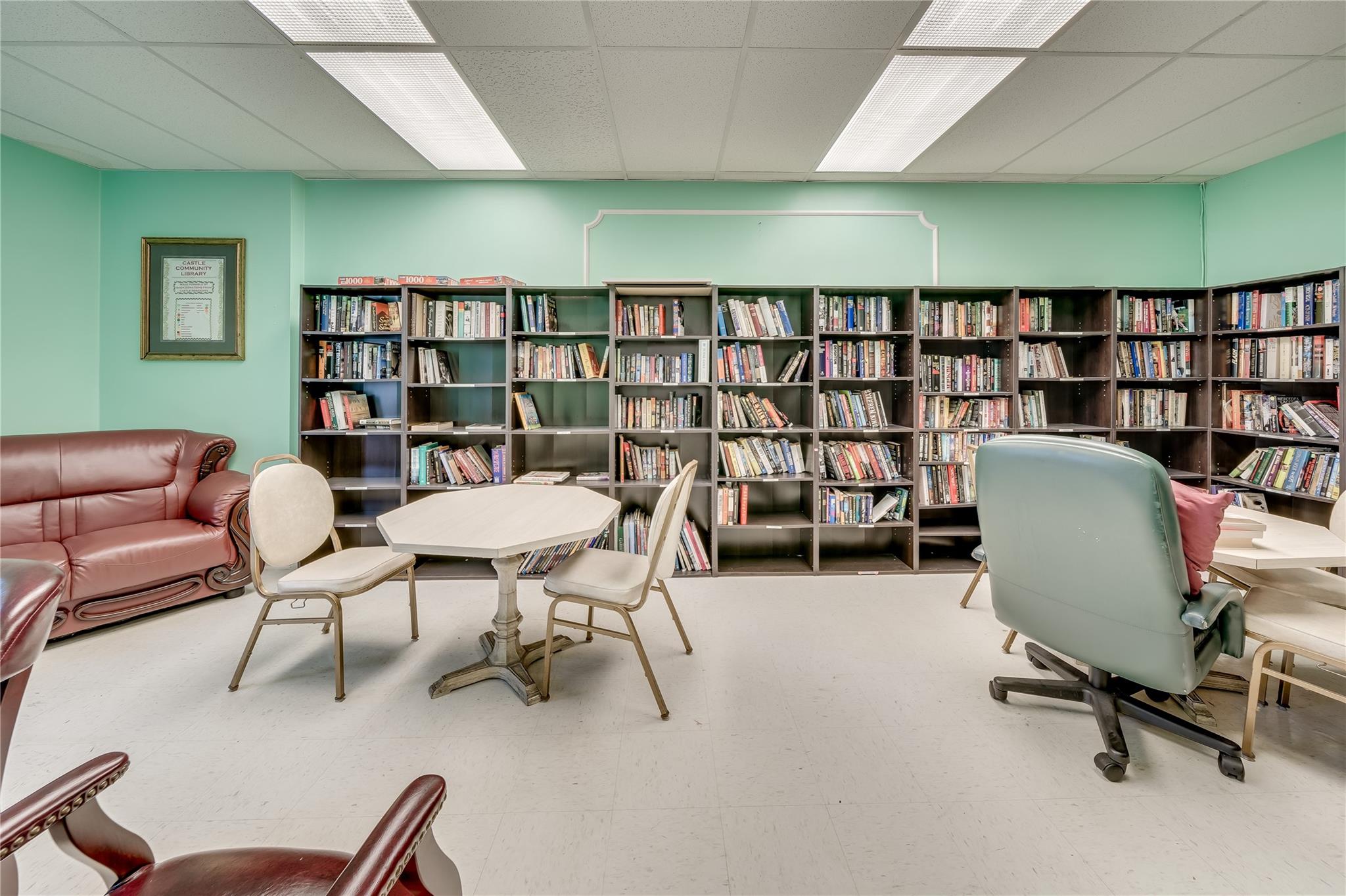 CASTLE APARTMENTS #10 - Residential