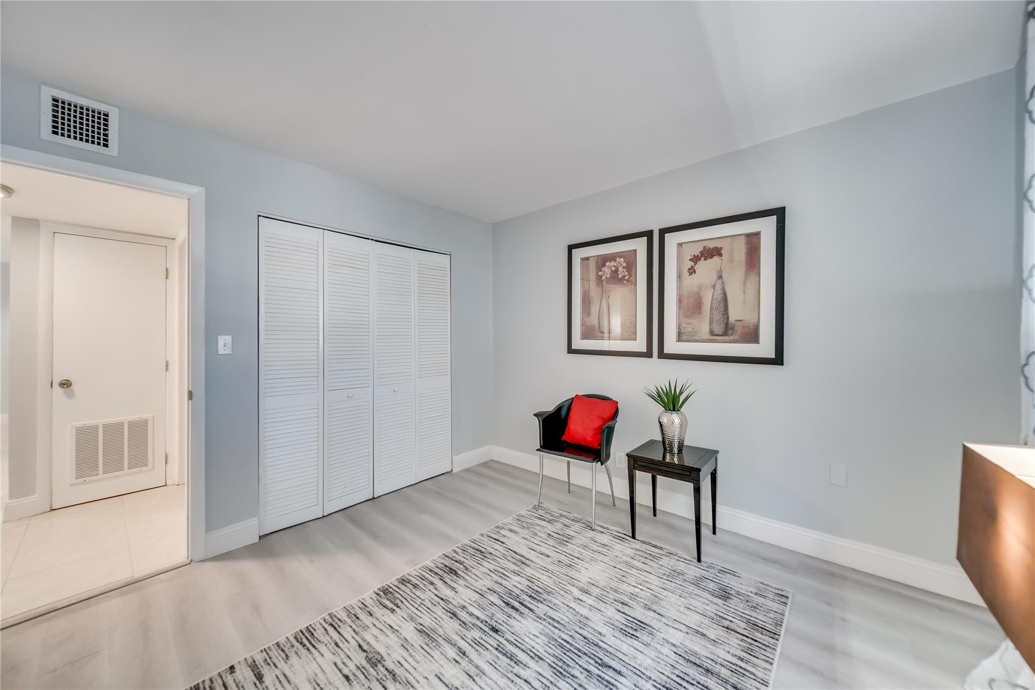 CASTLE APARTMENTS #10 - Residential