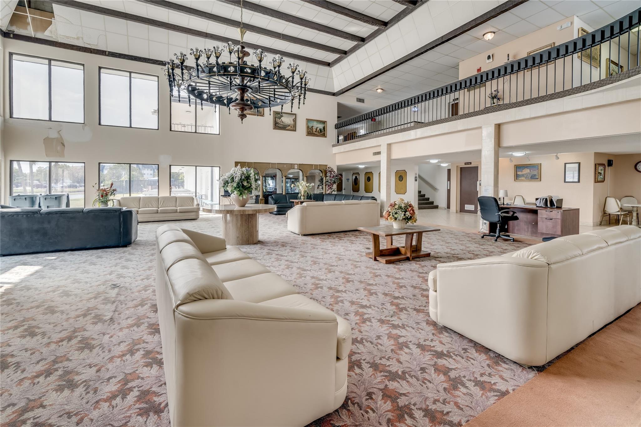 CASTLE APARTMENTS #10 - Residential