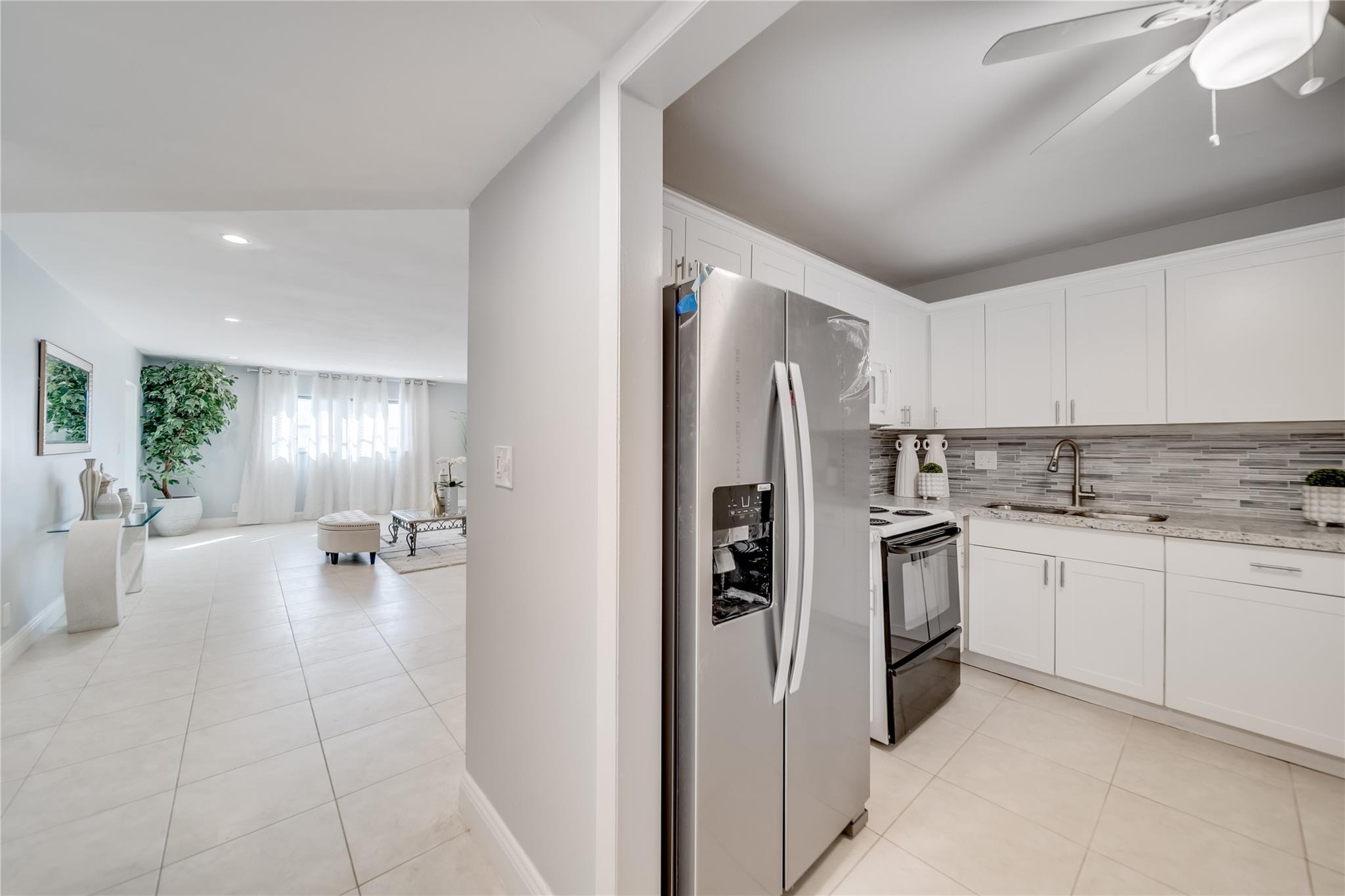 CASTLE APARTMENTS #10 - Residential