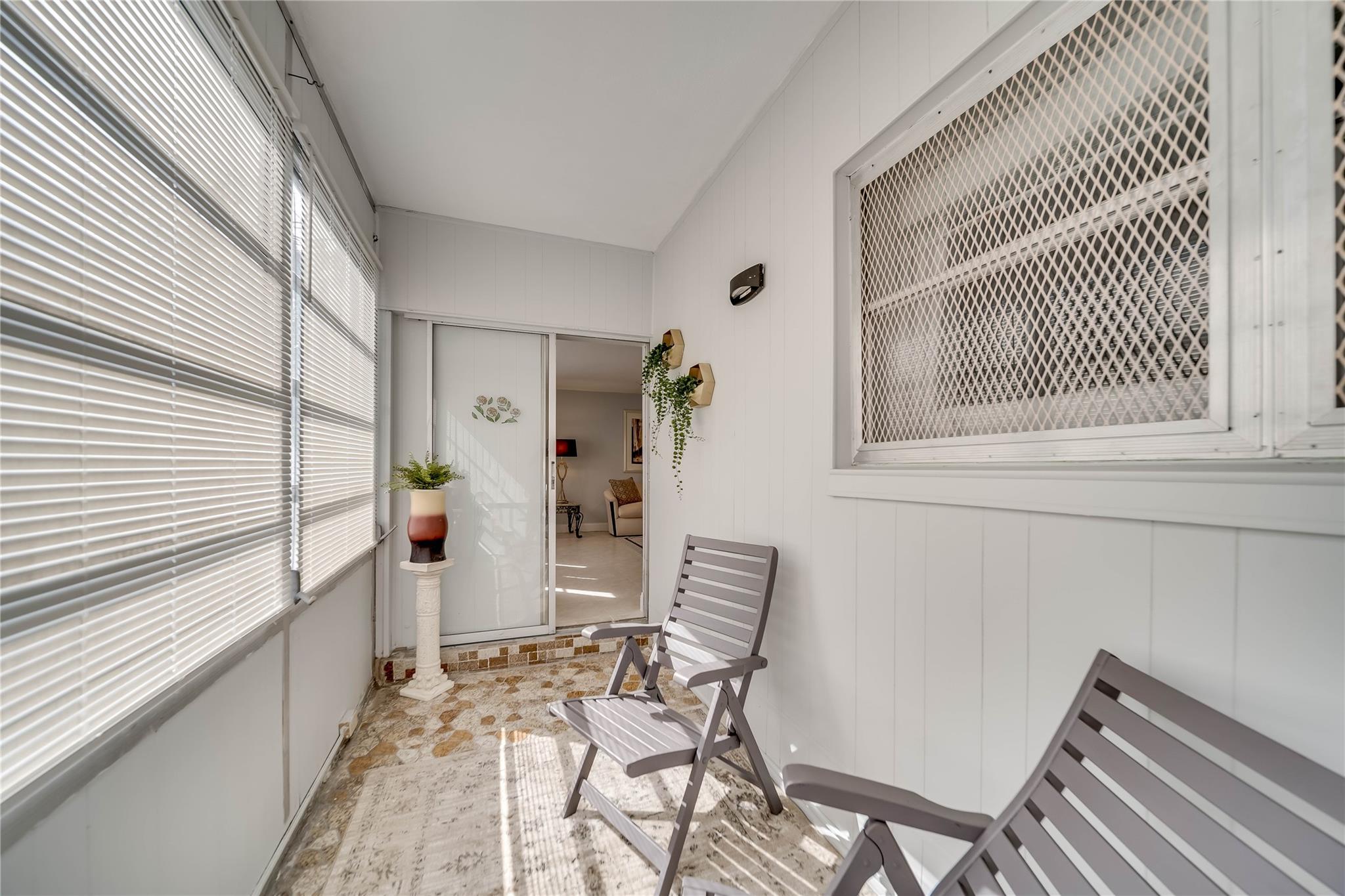 CASTLE APARTMENTS #10 - Residential