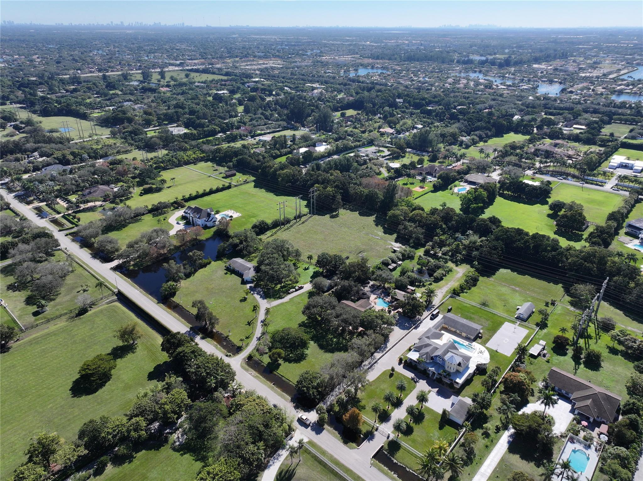 SUNSHINE RANCHES - Land