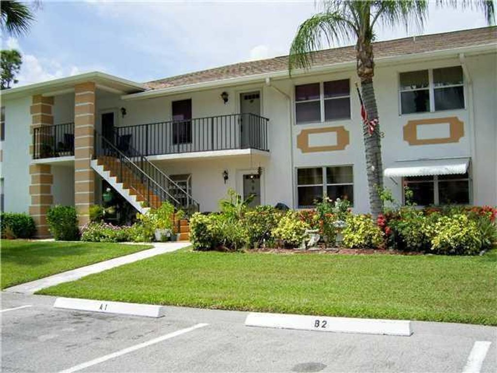 Photo of 533 S Lakes End Drive #B-2, Fort Pierce, FL 34982 (MLS # R10748806)