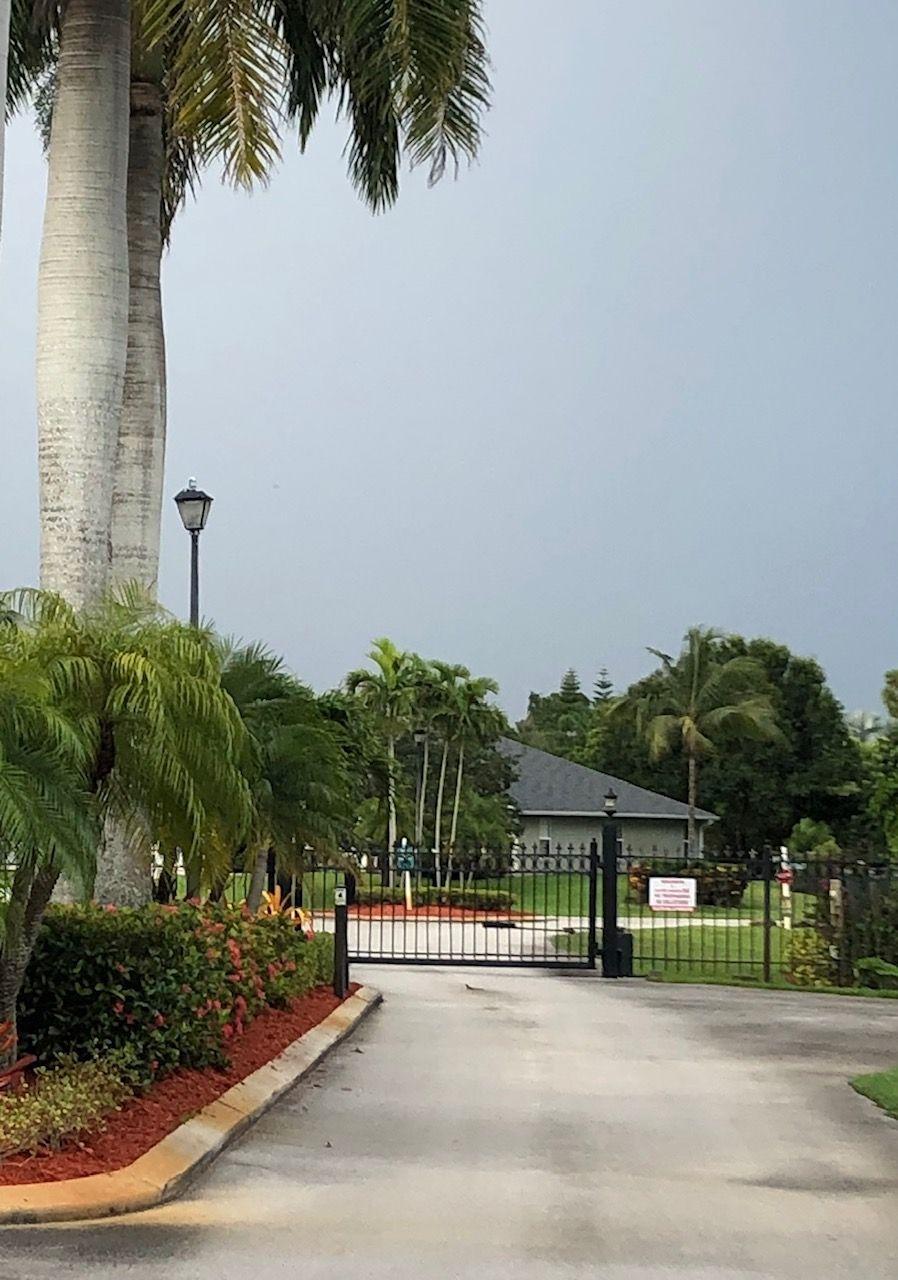 CORAL LAKES - Residential