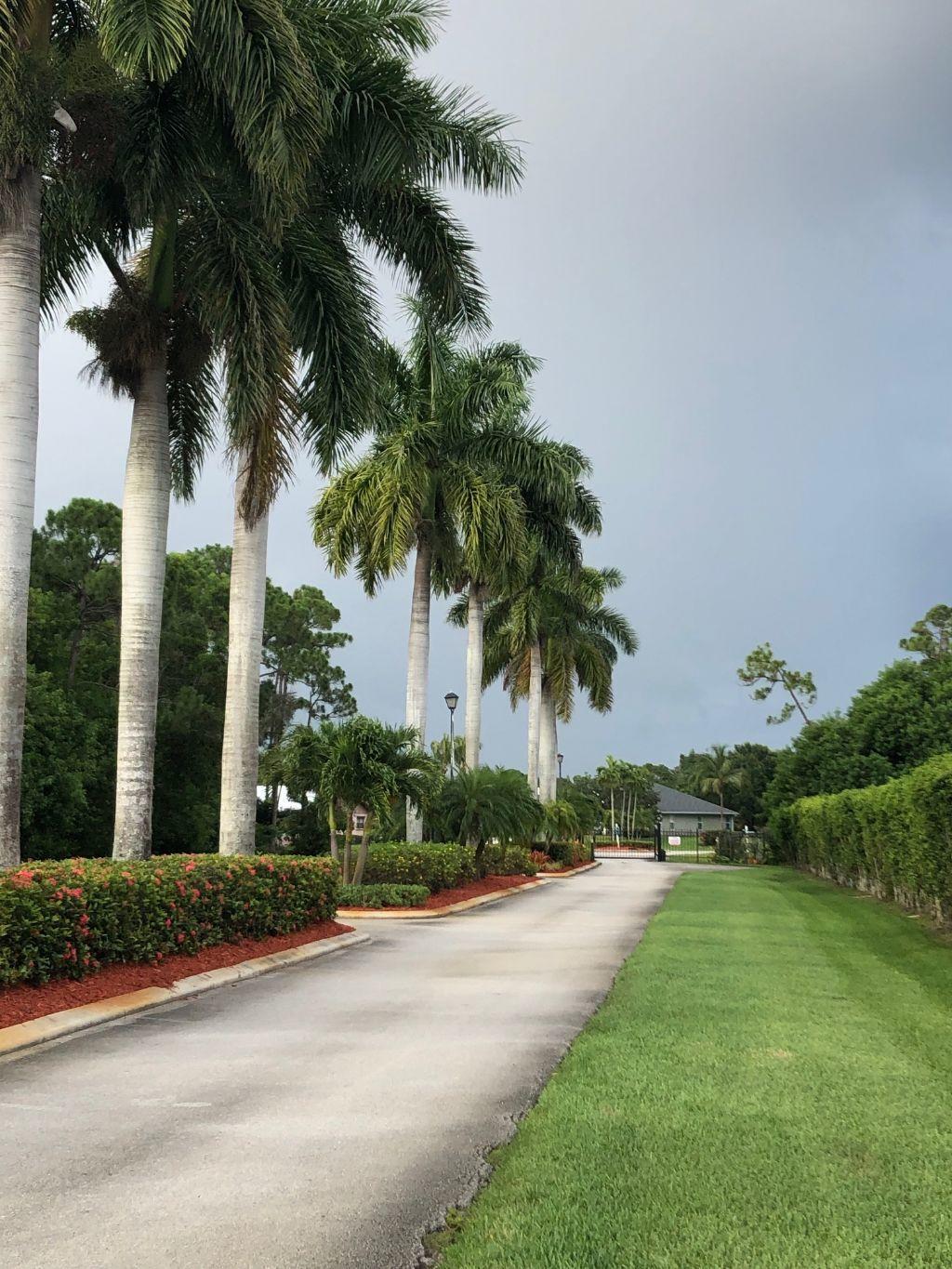 CORAL LAKES - Residential