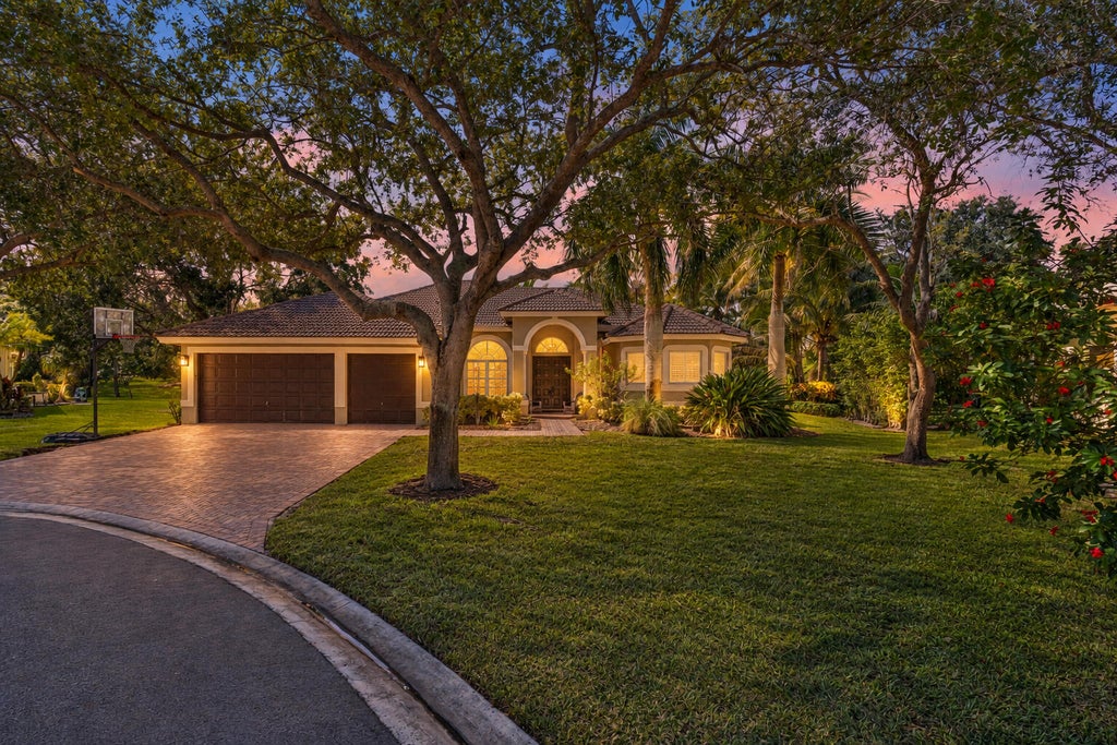 Photo of 6717 NW 107th Way, Parkland, FL 33076 (MLS # B26088114)