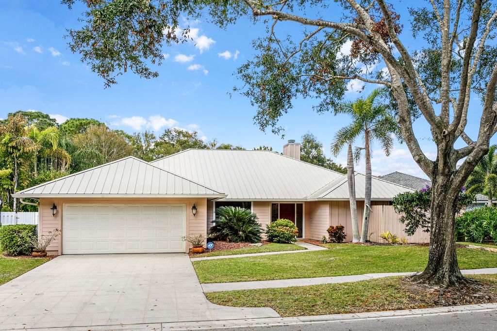Photo of 18930 Misty Lake Drive, Jupiter, FL 33458 (MLS # R11040864)