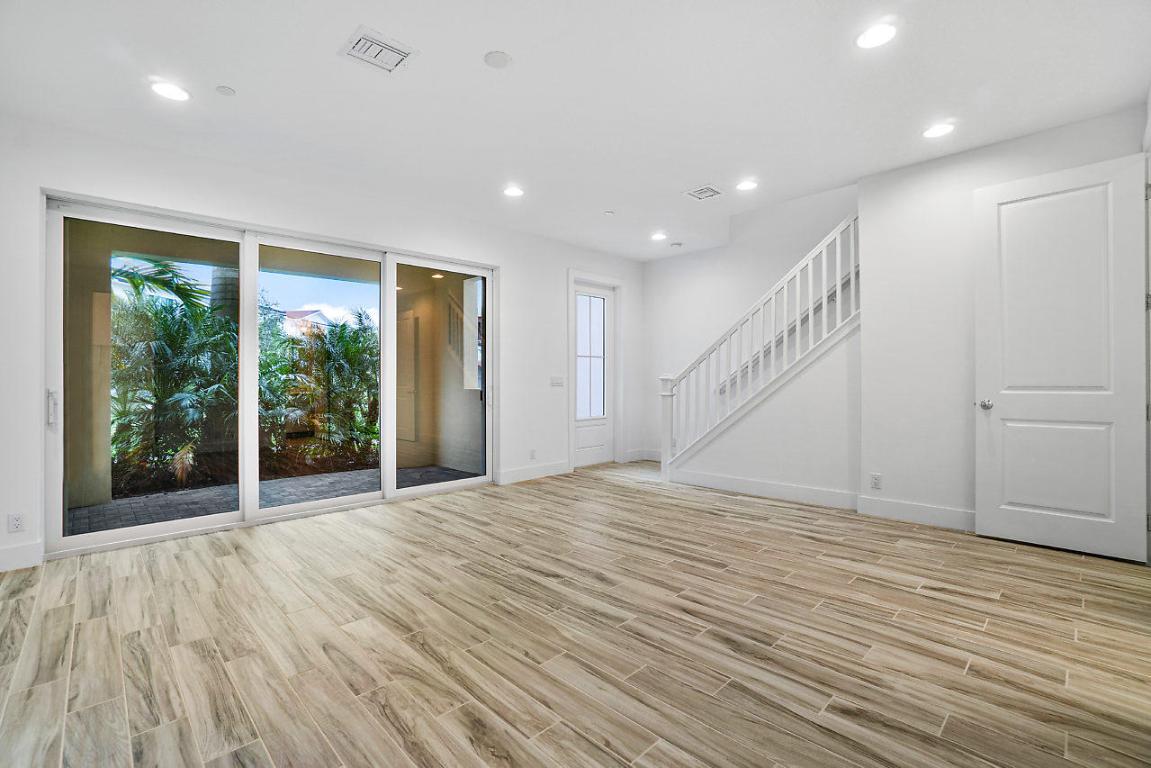 ALTON NEIGHBORHOOD 1 - Residential Lease