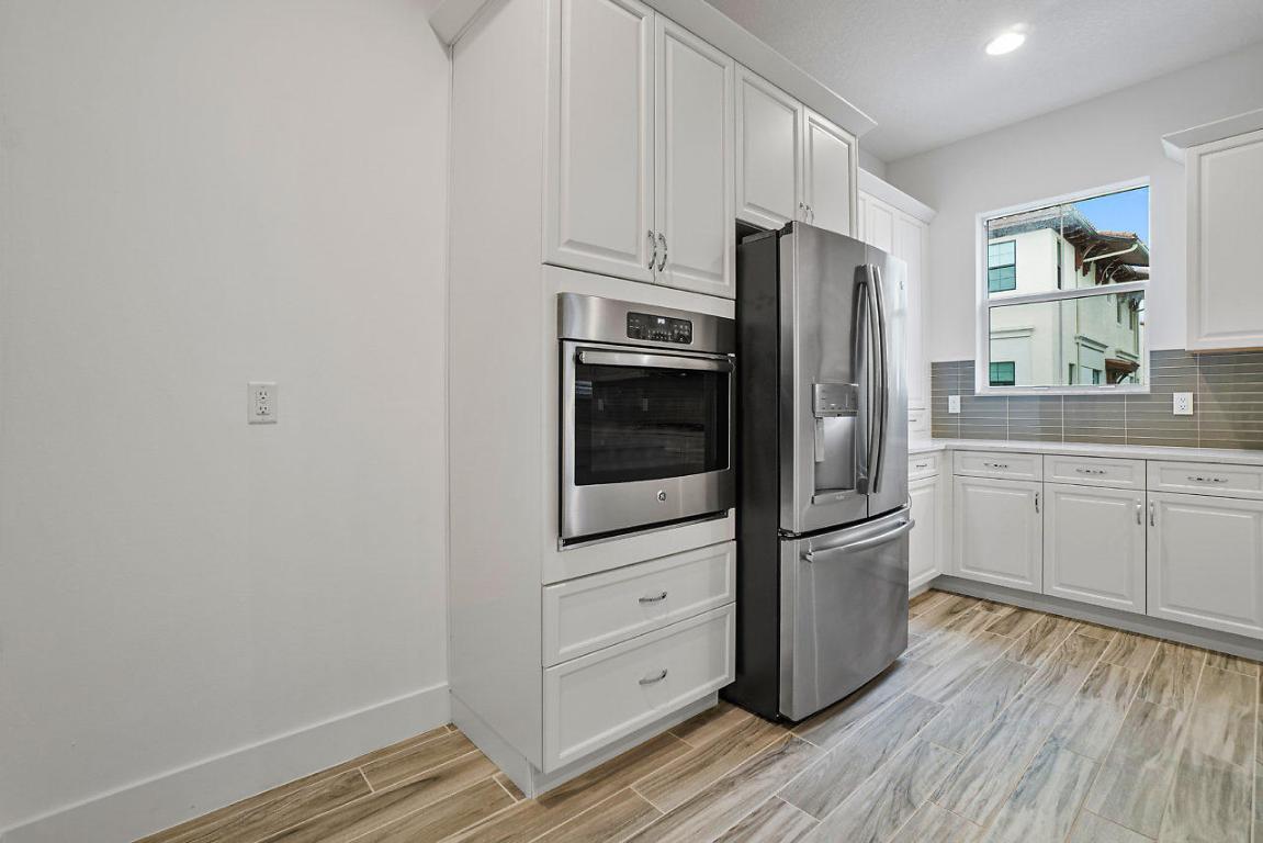 ALTON NEIGHBORHOOD 1 - Residential Lease