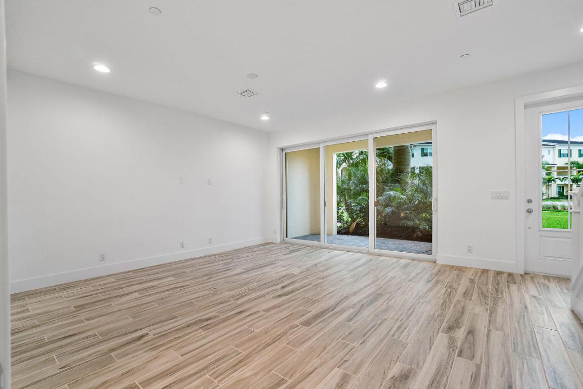 ALTON NEIGHBORHOOD 1 - Residential Lease