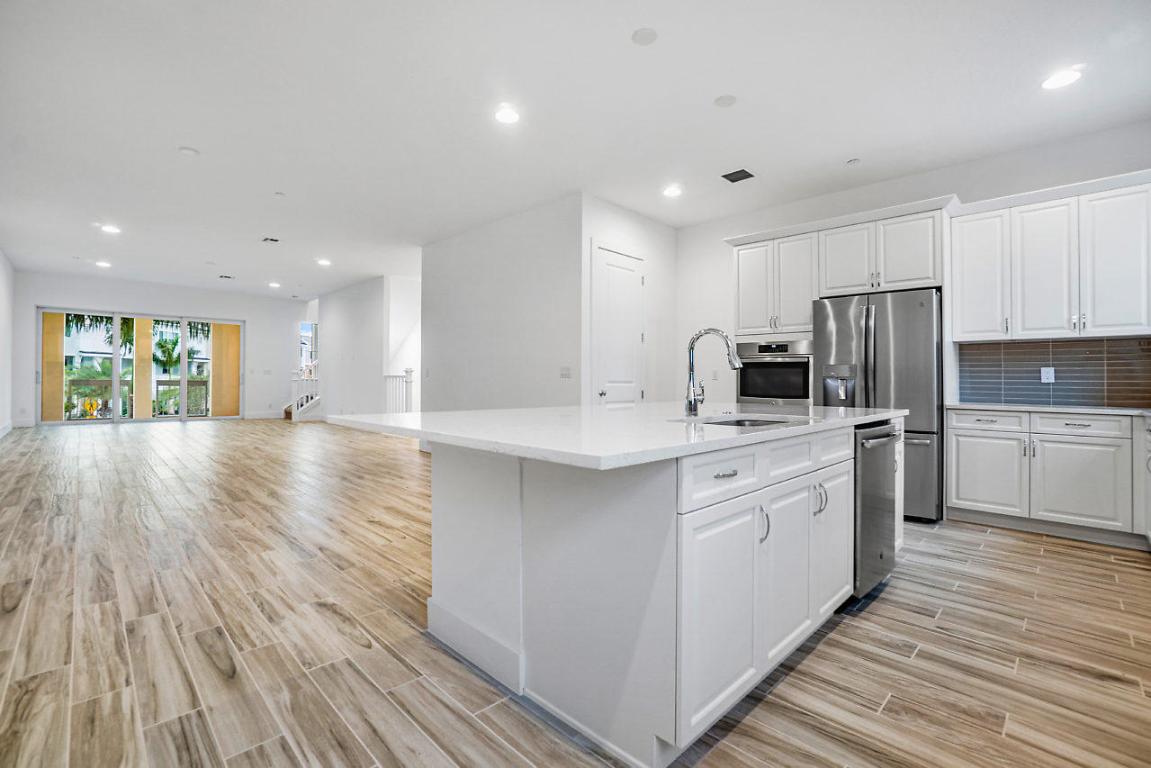 ALTON NEIGHBORHOOD 1 - Residential Lease