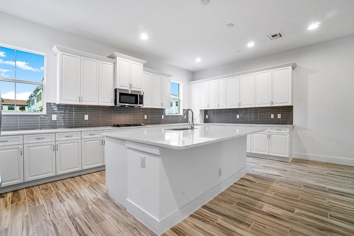 ALTON NEIGHBORHOOD 1 - Residential Lease