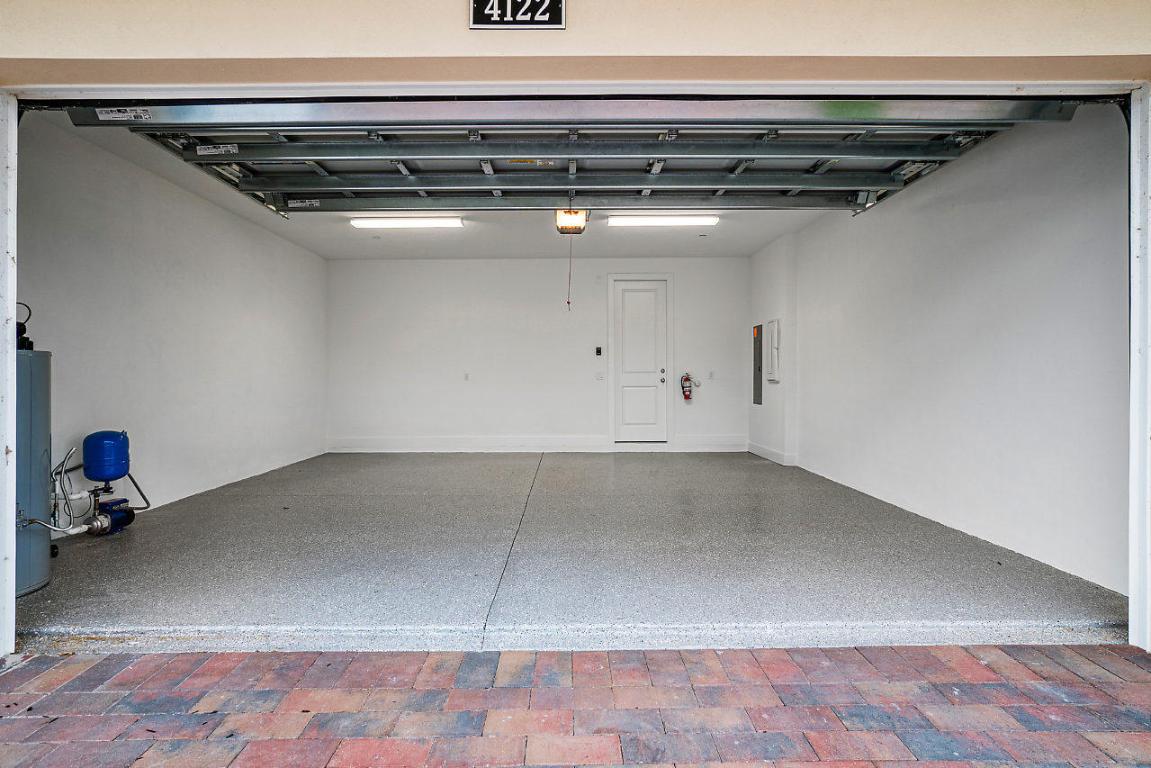 ALTON NEIGHBORHOOD 1 - Residential Lease