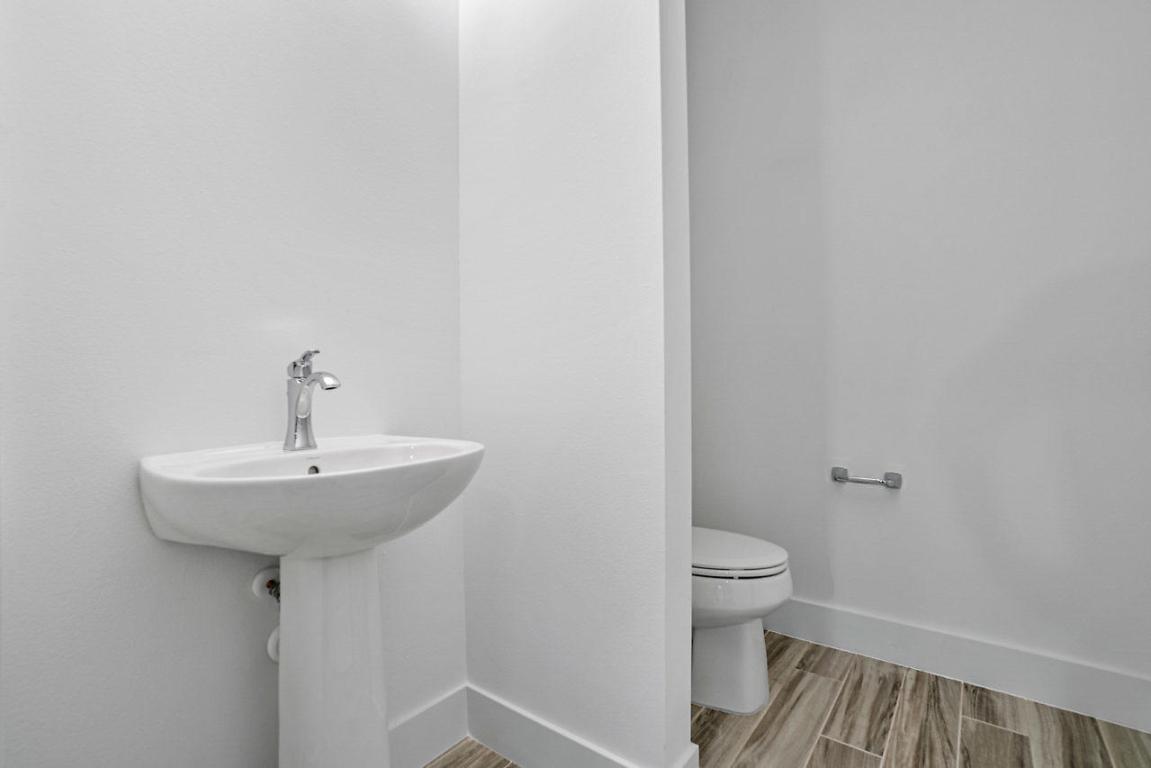 ALTON NEIGHBORHOOD 1 - Residential Lease