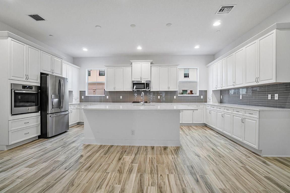 ALTON NEIGHBORHOOD 1 - Residential Lease