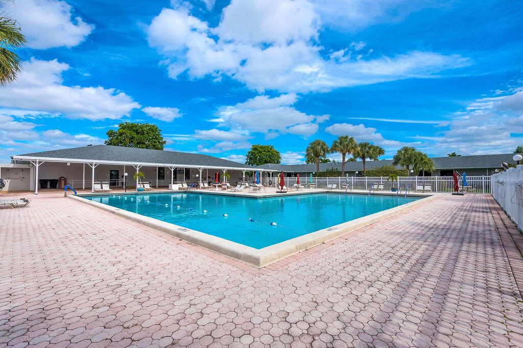 DELRAY VILLAS 3 - Residential