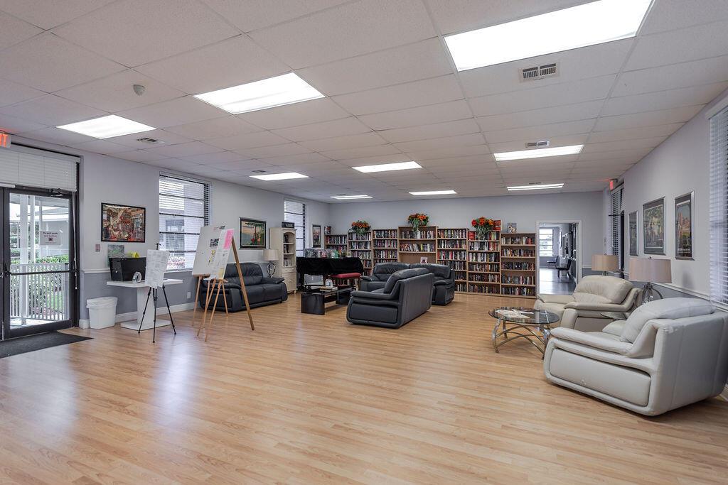 DELRAY VILLAS 3 - Residential