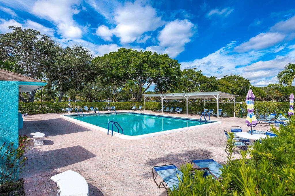 DELRAY VILLAS 3 - Residential